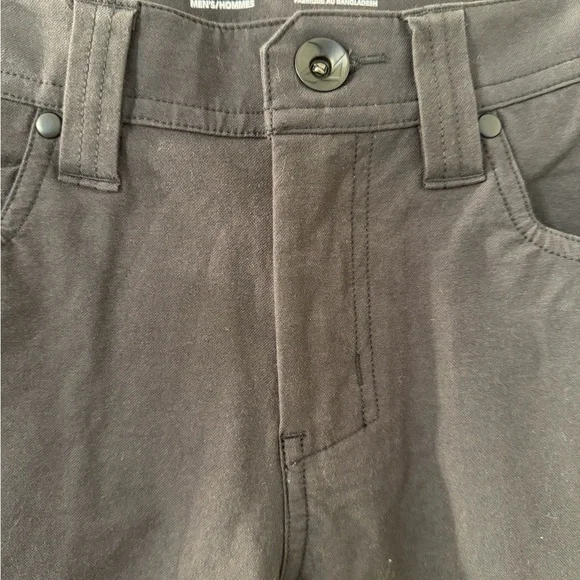 Arc'teryx Men's Black Pants — Size 30 Waist - Picture 2 of 11